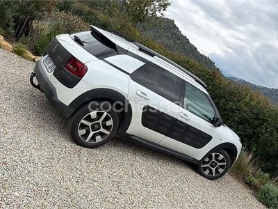 Usado Citroën C4 Cactus Feel 100 CV (73 kW) 2014 Blanco Utilitario