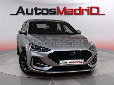 Gris / plata Usado 2023 Ford Focus ST-Line Berlina | 19.480 € (Un poco caro)