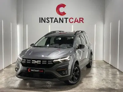 Usado Dacia Jogger Expression 140 CV (102 kW) 2023 Verde Monovolumen