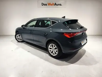 Usado Seat Leon Style 116 CV (85 kW) 2025 Azul