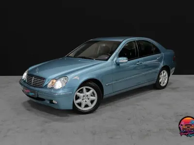 Usado Mercedes C240 Elegance 170 CV (125 kW) 2003 Azul Berlina