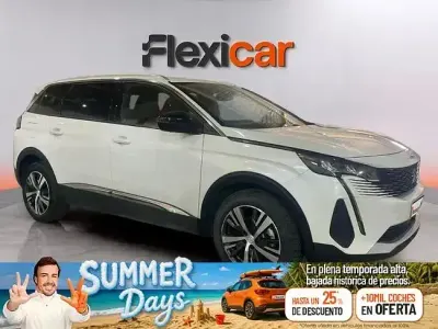 Usado Peugeot 5008 Allure 136 CV (100 kW) 2024 Blanco SUV