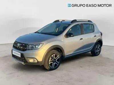 Usado Dacia Sandero Comfort 95 CV (69 kW) 2020 Gris Berlina
