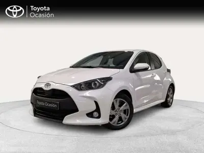 Usado Toyota Yaris Active 116 CV (85 kW) 2025 Blanco Utilitario