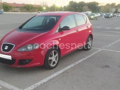 Usado Seat Altea Sport 105 CV (77 kW) 2005 Rojo Monovolumen
