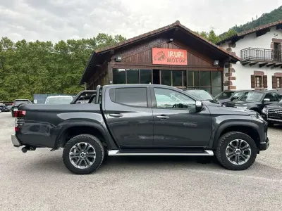 Usado Mitsubishi L200 150 CV (110 kW) 2019 Gris Pickup/Camioneta