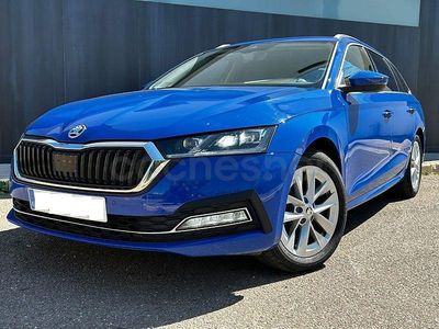 Usado Skoda Octavia Style 150 CV (110 kW) 2022 Azul Familiar