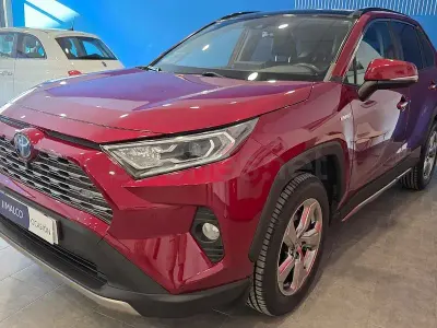 Usado Toyota RAV4 Hybrid Luxury 222 CV (163 kW) 2020 Granate SUV