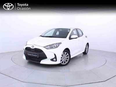 Blanco Usado 2023 Toyota Yaris Hybrid Active Berlina | 17.850 € (Precio justo)