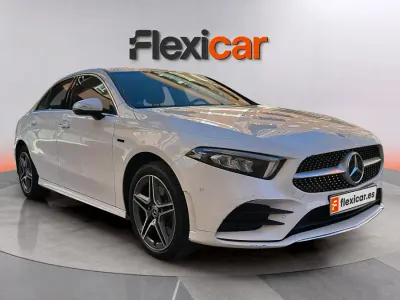 Używany Mercedes A250 218 KM (160 kW) 2022 Biały Sedan/Limuzyna