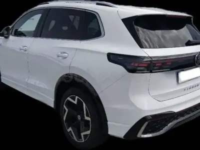 Käytetty VW Tiguan R-line 150 HP (110 kW) 2024 Valkoinen Katumaasturi
