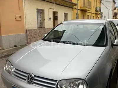 Usado VW Golf IV 110 CV (80 kW) 2001 Gris / plata Berlina