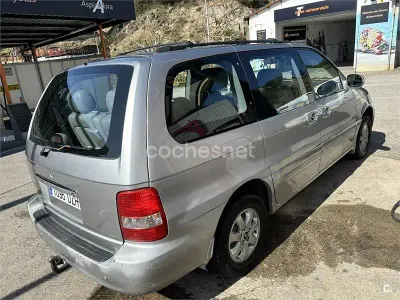 Usado Kia Carnival EX 144 CV (105 kW) 2006 Gris / plata Monovolumen