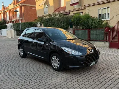 Usado Peugeot 307 90 CV (66 kW) 2007 Negro Berlina