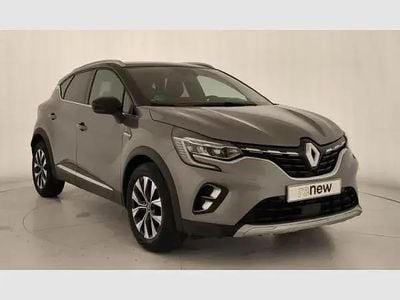 Begagnad Renault Captur Techno 140 HK (102 kW) 2023 Grå SUV