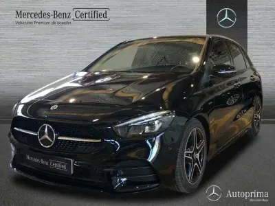 Usado Mercedes B200 150 CV (110 kW) 2021 Negro noche Utilitario