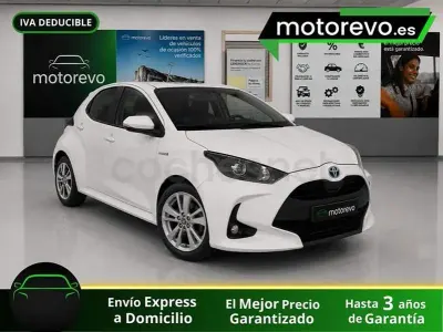 Usado Toyota Yaris Hybrid Business Edition 116 CV (85 kW) 2022 Blanco Berlina