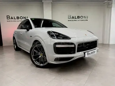Usado Porsche Cayenne 680 CV (500 kW) 2022 Gris / plata SUV