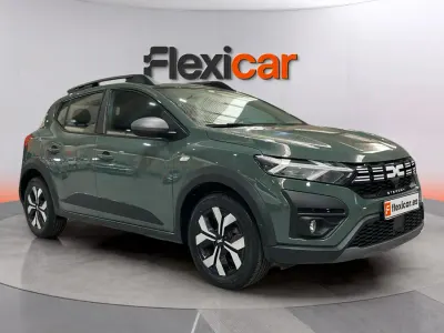 Usado Dacia Sandero Essentiel 91 CV (66 kW) 2023 Verde Berlina