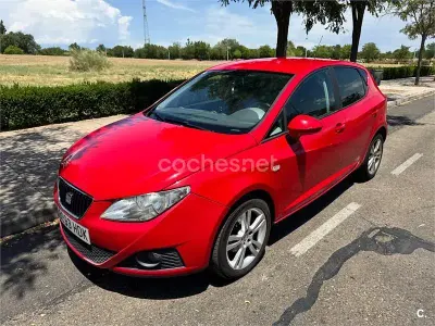 Usado Seat Ibiza Style 90 CV (66 kW) 2011 Rojo Berlina