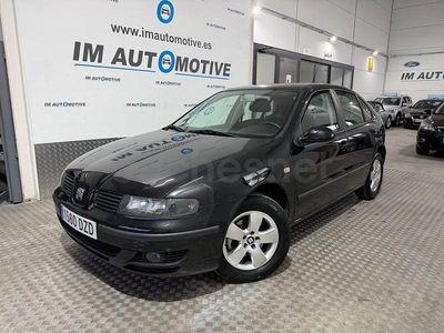 Usado Seat Leon 100 CV (73 kW) 2006 Negro Utilitario