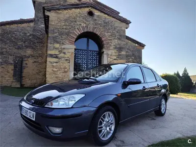 Używany Ford Focus Ghia 100 KM (73 kW) 2003 Szary Sedan/Limuzyna