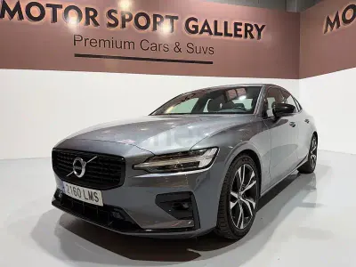 Usado Volvo S60 197 CV (144 kW) 2021 Gris / plata Berlina