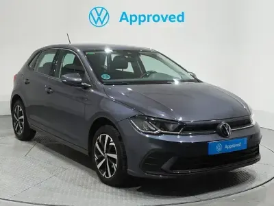 Usado VW Polo Life 95 HP (69 kW) 2021 Cinzento Citadino