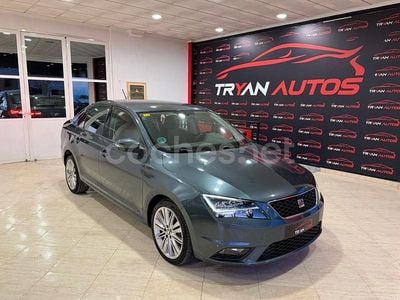 Usado Seat Toledo Style 115 CV (84 kW) 2016 Gris / plata Berlina