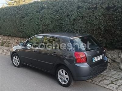Usado Toyota Corolla Luna 90 CV (66 kW) 2006 Gris / plata Berlina