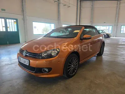 Usado VW Golf VII Advance 150 CV (110 kW) 2016 Naranja Berlina