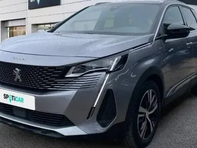 Usado Peugeot 3008 GT 131 CV (96 kW) 2024 Gris SUV