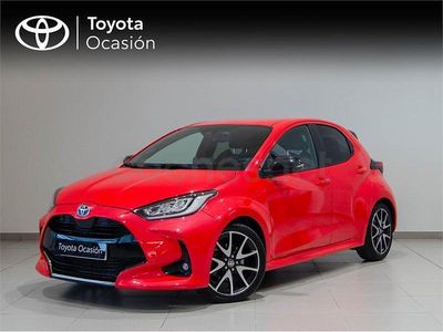 Usado Toyota Yaris Hybrid Style 116 CV (85 kW) 2021 Rojo Berlina