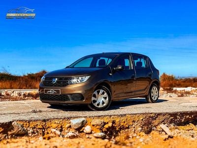 Usado Dacia Sandero Base 75 CV (55 kW) 2017 Marrón