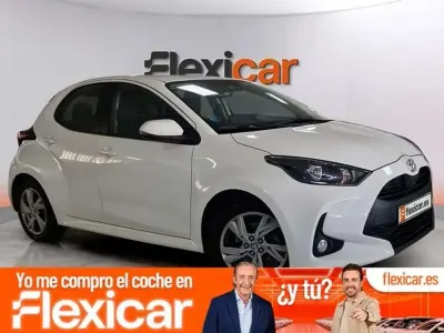 Usado Toyota Yaris Active 116 CV (85 kW) 2025 Blanco Utilitario