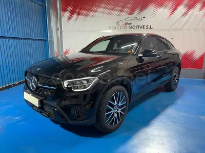 Usado Mercedes GLC300e 320 CV (235 kW) 2020 Negro SUV