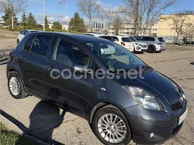 Usado Toyota Yaris 101 CV (74 kW) 2009 Gris / plata Berlina