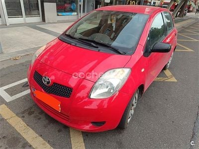 Usado Toyota Yaris 87 CV (63 kW) 2008 Rojo Berlina