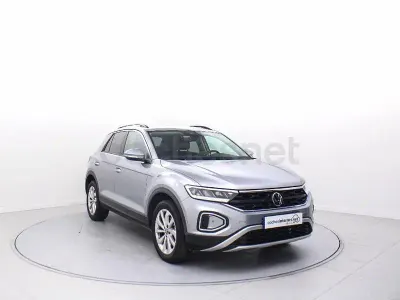Usado VW T-Roc 150 CV (110 kW) 2024 Azul SUV