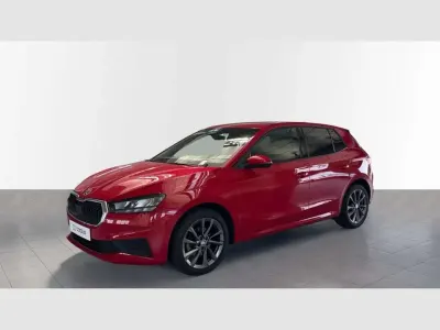 Usado Skoda Fabia Ambition 110 CV (80 kW) 2021 Rojo Utilitario