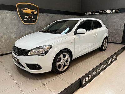 Blanco Usado 2011 Kia Ceed Active Utilitario | 6900 € (Un poco caro)