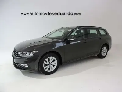 Usado VW Passat 122 CV (89 kW) 2020 Gris Familiar