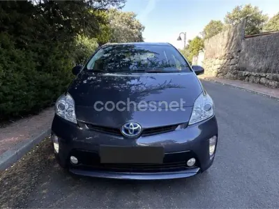 Usado Toyota Prius Advance 136 CV (100 kW) 2013 Gris / plata Berlina