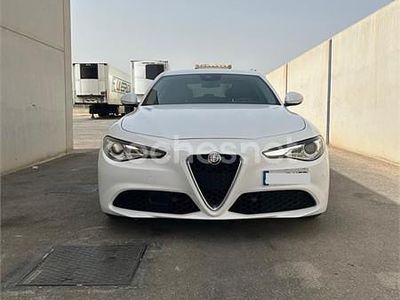 Usado Alfa Romeo Giulia Super 180 CV (132 kW) 2017 Blanco Berlina