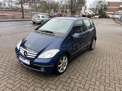 Usado Mercedes A180 Avantgarde 116 CV (85 kW) 2010 Azul Monovolumen