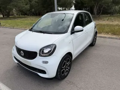 Usado Smart ForFour Electric Drive Passion 60 kW (82 CV) 2018 Blanco Utilitario