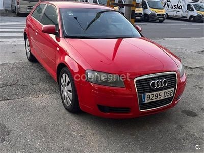 Rojo Usado 2005 Audi A3 Attraction Berlina | 5500 € (Un poco caro)
