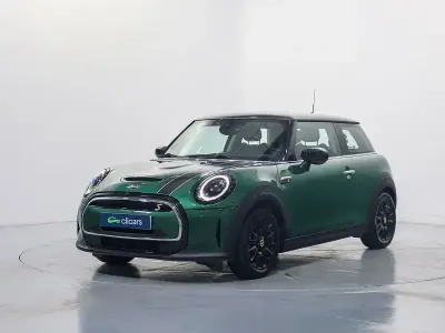 Usado Mini Cooper SE 135 kW (184 CV) 2023 Verde Utilitario