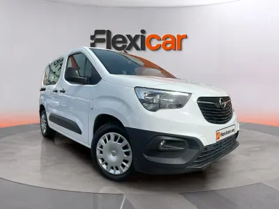 Usado Opel Combo Edition 102 CV (75 kW) 2021 Blanco Monovolumen
