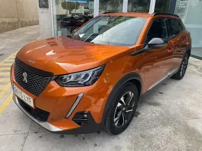 Usado Peugeot 2008 Allure 130 CV (95 kW) 2022 Otro SUV